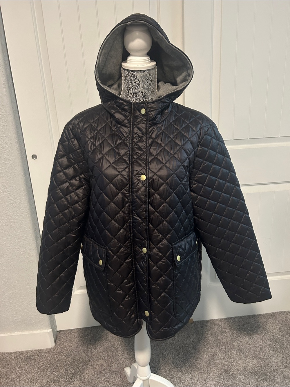 Express Quilted Hooded Jacket in Black with Gray Lining XL